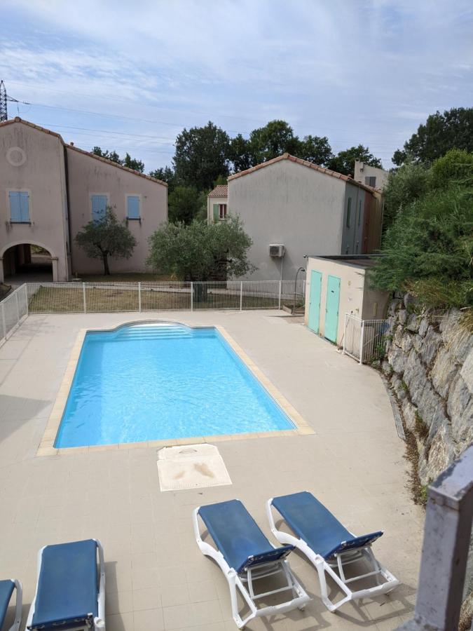 Maisonnette dans domaine avec piscine à Nyons, pays des olives Exterior foto