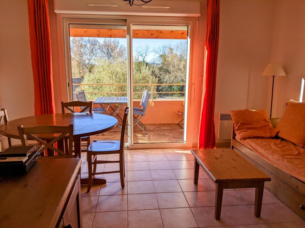 Maisonnette dans domaine avec piscine à Nyons, pays des olives Exterior foto